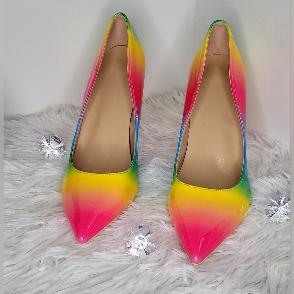 Heels - Picture 3 of 3